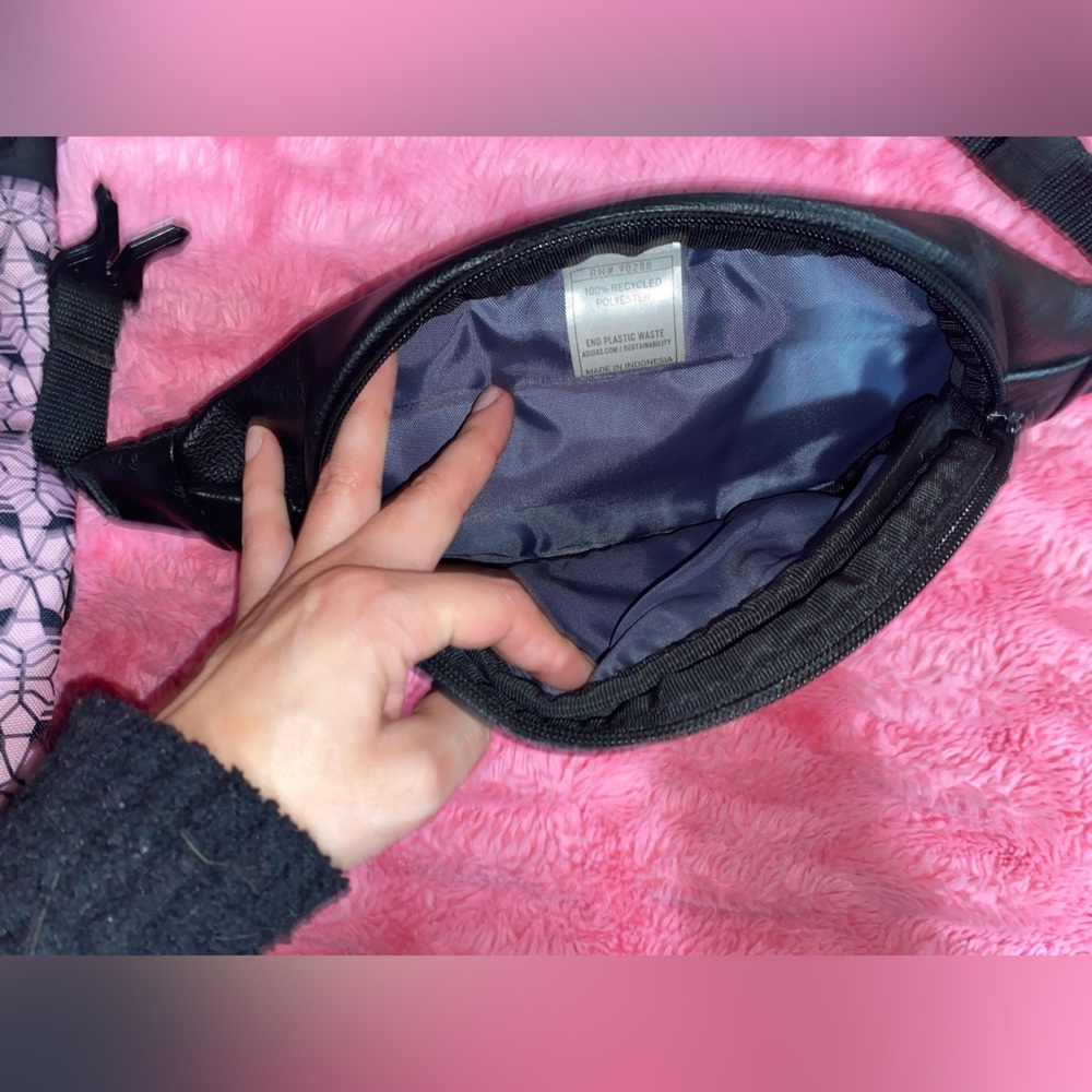 Two adidas bags one price - Picture 6 of 6
